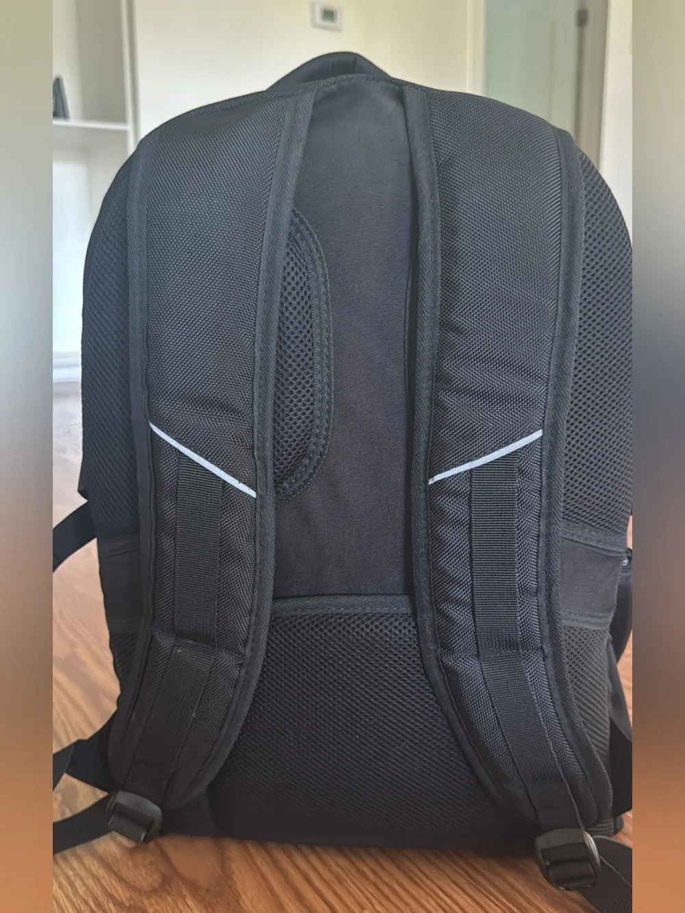 Kenneth Cole NO LOOKING BACK Men's multipurpose laptop backpack LIKE NEW